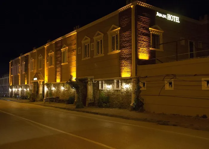 Aqua Boss ホテル エジェアバト